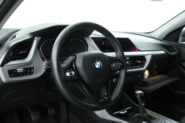 BMW 1-serie 118i High Executive Edition Full Black, Apple Carplay, Cruise