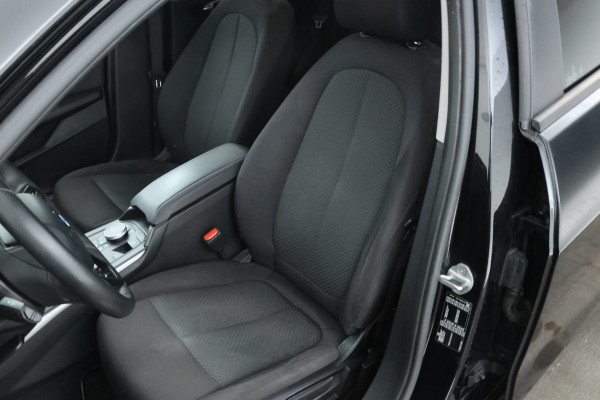 BMW 1-serie 118i High Executive Edition Full Black, Apple Carplay, Cruise