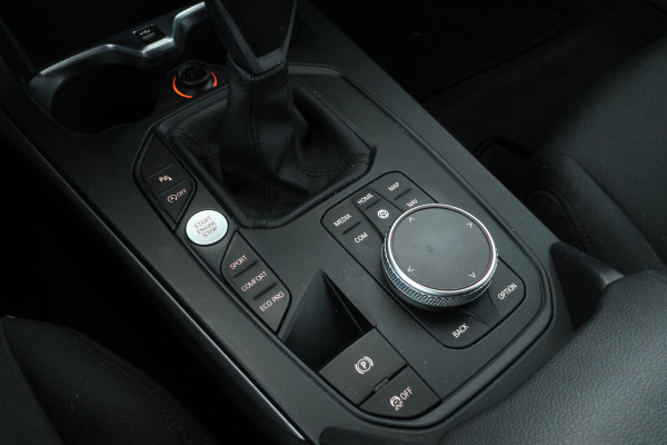 BMW 1-serie 118i High Executive Edition Full Black, Apple Carplay, Cruise