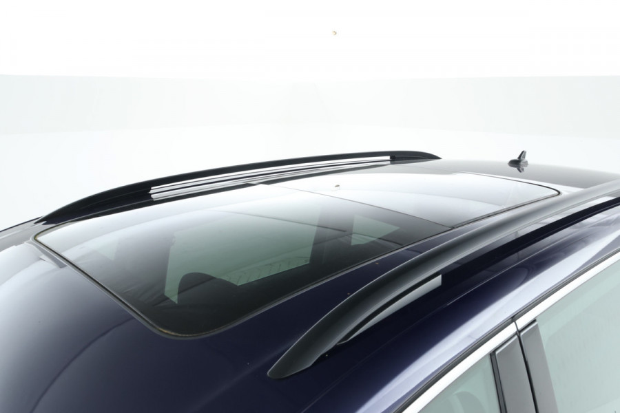 Volkswagen Sharan 1.4 TSI Exclusive Series Panorama, Navigatie, climate,