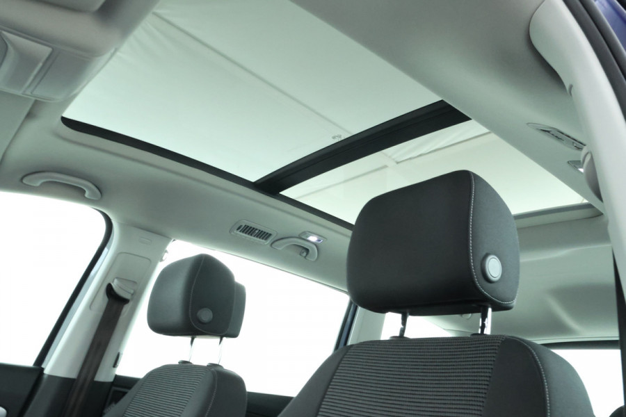 Volkswagen Sharan 1.4 TSI Exclusive Series Panorama, Navigatie, climate,