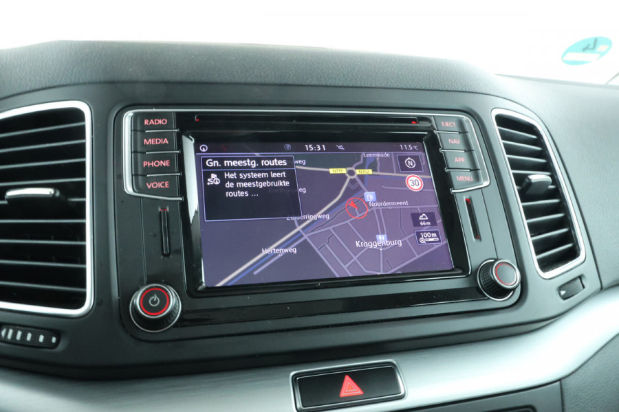 Volkswagen Sharan 1.4 TSI Exclusive Series Panorama, Navigatie, climate,