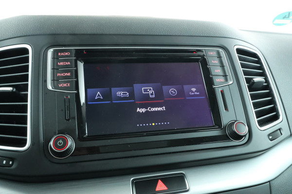 Volkswagen Sharan 1.4 TSI Exclusive Series Panorama, Navigatie, climate,