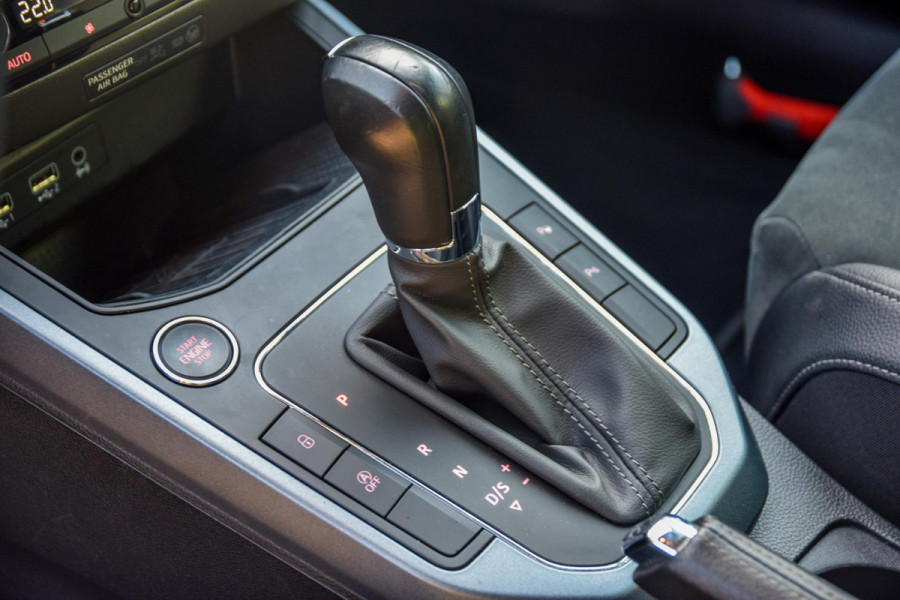 Seat Arona 1.0 TSI Style Business Intense | Carplay | Digital Dash | Automaat | Navigatie | Camera