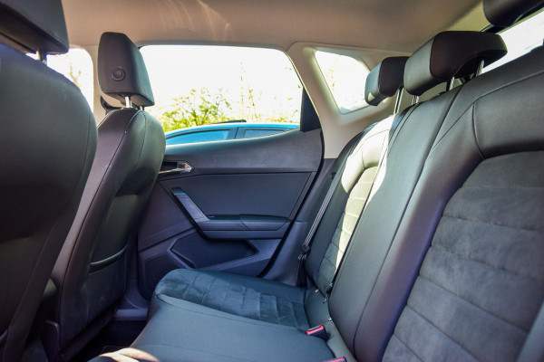 Seat Arona 1.0 TSI Style Business Intense | Carplay | Digital Dash | Automaat | Navigatie | Camera