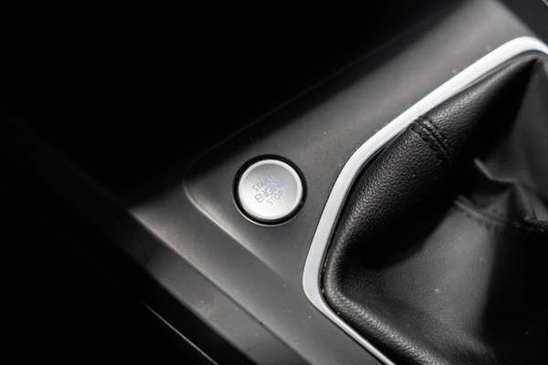 Volkswagen Golf 1.5 TSI Highline IQ CARPLAY CAMERA