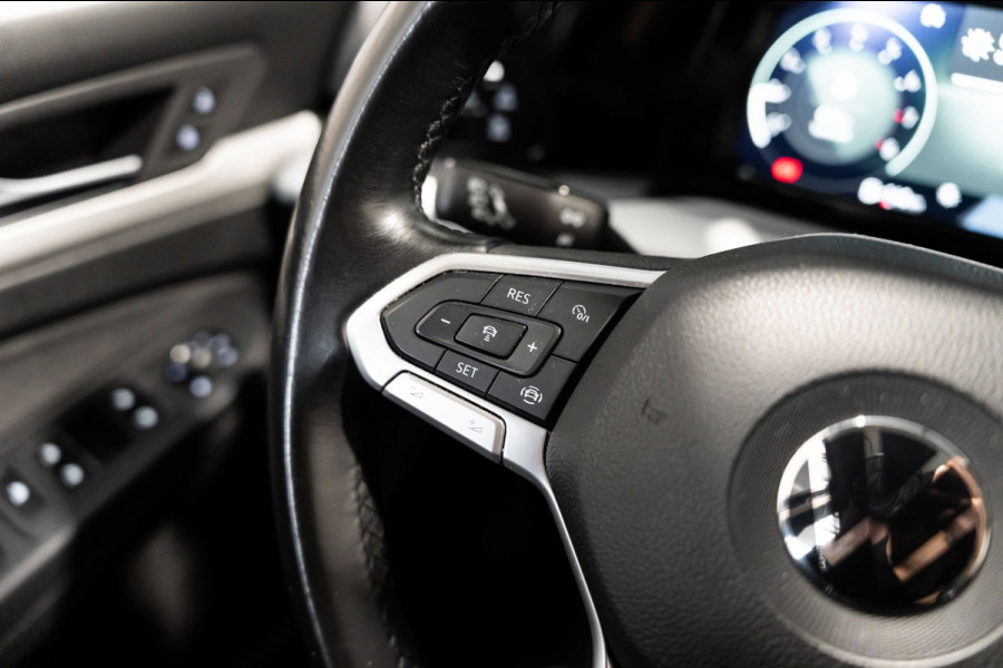 Volkswagen Golf 1.5 TSI Highline IQ CARPLAY CAMERA