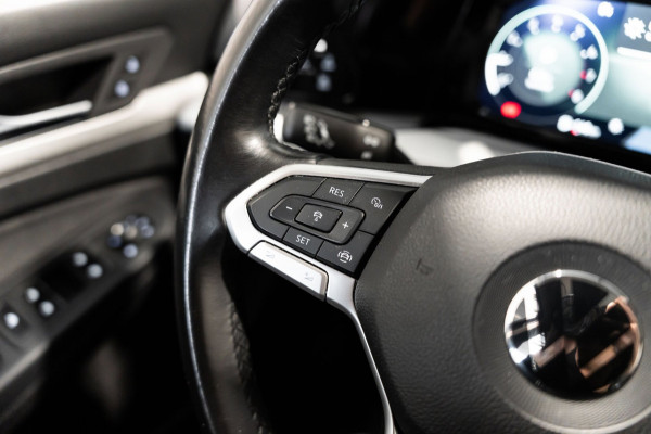 Volkswagen Golf 1.5 TSI Highline IQ CARPLAY CAMERA