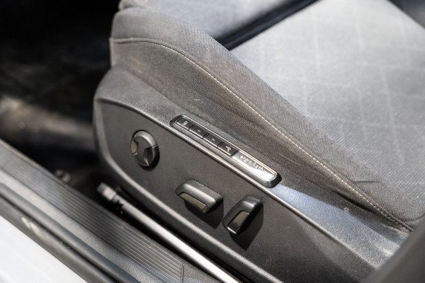 Volkswagen Golf 1.5 TSI Highline IQ CARPLAY CAMERA