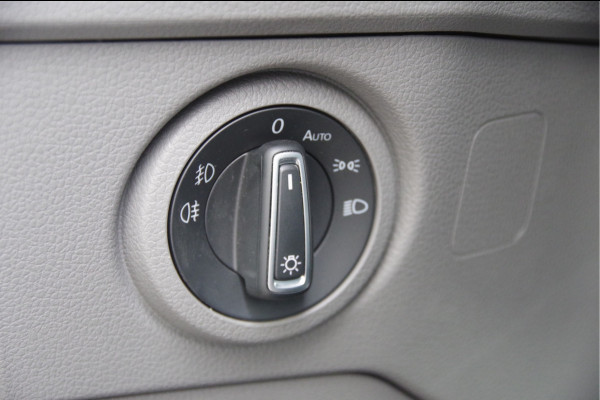 Volkswagen Crafter 35 2.0 TDI L3H3(L2H2) 177PK AUT. LED, ADAPT. CRUISE, STOELVERWARMING, STANDKACHEL, ERGO COMFORT STOEL GEV, CAMERA, NAVI, CLIMA,
