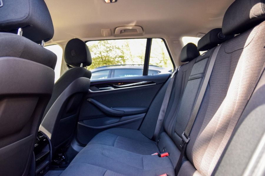 BMW 5 Serie Touring 520i Executive | Trekhaak | Navigatie | Stoelverwarming | Cruise