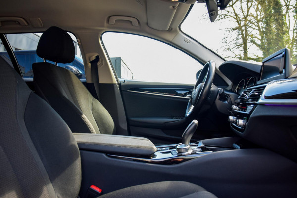 BMW 5 Serie Touring 520i Executive | Trekhaak | Navigatie | Stoelverwarming | Cruise