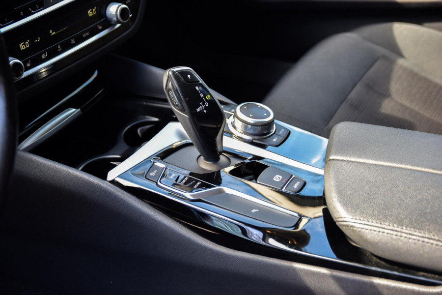 BMW 5 Serie Touring 520i Executive | Trekhaak | Navigatie | Stoelverwarming | Cruise