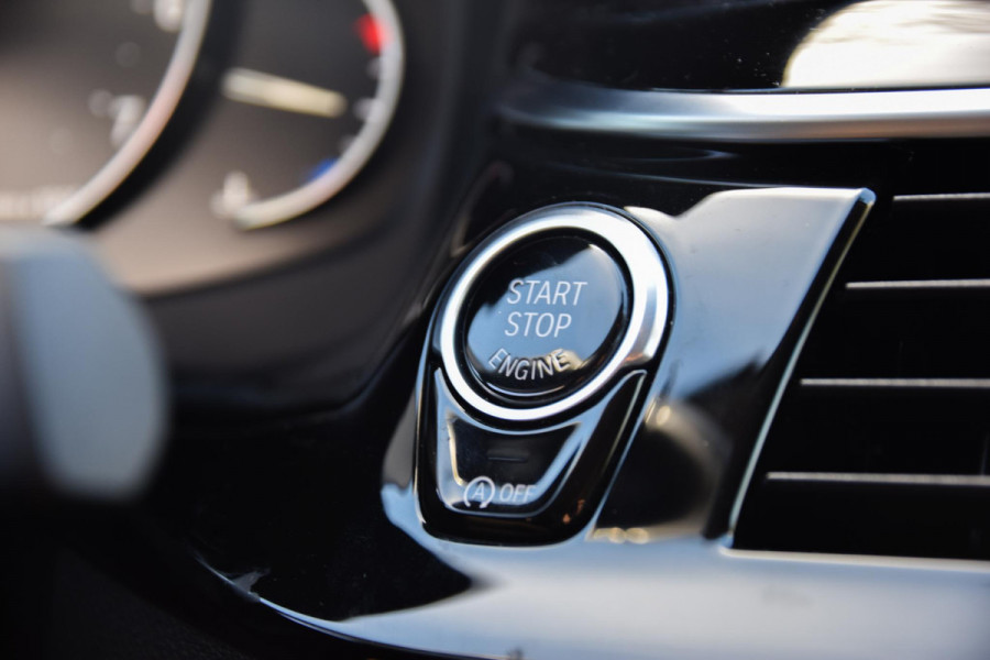 BMW 5 Serie Touring 520i Executive | Trekhaak | Navigatie | Stoelverwarming | Cruise