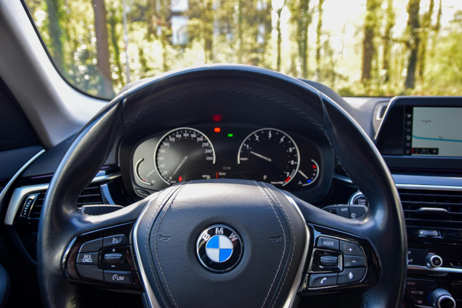 BMW 5 Serie Touring 520i Executive | Trekhaak | Navigatie | Stoelverwarming | Cruise
