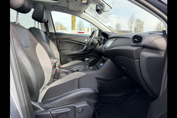 Opel Grandland X 1.2 Turbo Ultimate 1e Eigenaar,360° Camera,Pano,Navi,Stoelverw,Keyless,Rijstrooksensor,BSD,131pk,6 Bak,N.A.P,Pdc V+A,Lm velgen,Halfleder,Dealer Onderhouden,Net beurt gehad,Apk tot 01-2027
