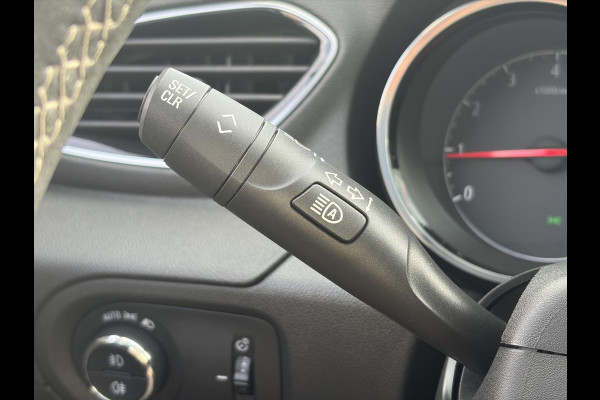 Opel Grandland X 1.2 Turbo Ultimate 1e Eigenaar,360° Camera,Pano,Navi,Stoelverw,Keyless,Rijstrooksensor,BSD,131pk,6 Bak,N.A.P,Pdc V+A,Lm velgen,Halfleder,Dealer Onderhouden,Net beurt gehad,Apk tot 01-2027