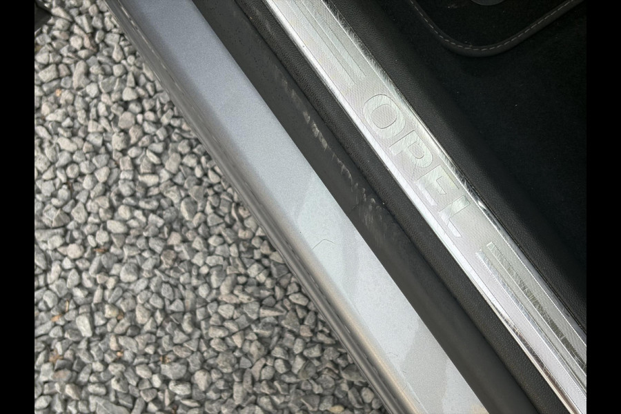 Opel Grandland X 1.2 Turbo Ultimate 1e Eigenaar,360° Camera,Pano,Navi,Stoelverw,Keyless,Rijstrooksensor,BSD,131pk,6 Bak,N.A.P,Pdc V+A,Lm velgen,Halfleder,Dealer Onderhouden,Net beurt gehad,Apk tot 01-2027