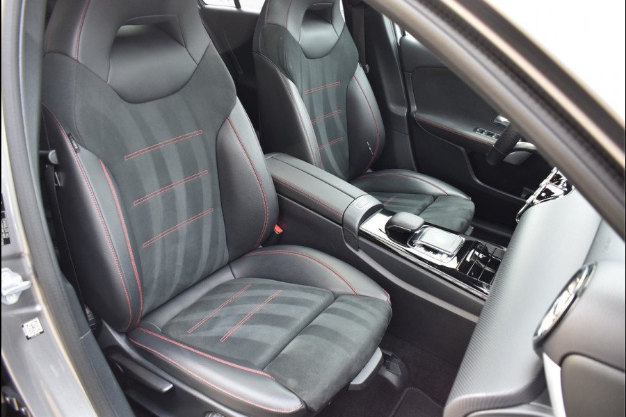 Mercedes-Benz A-Klasse 200 AMG Wide Screen Sfeer Pano Night Pakket Camera 18 Inch