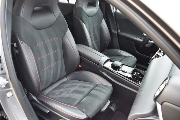 Mercedes-Benz A-Klasse 200 AMG Wide Screen Sfeer Pano Night Pakket Camera 18 Inch