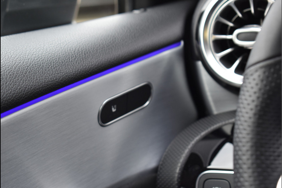 Mercedes-Benz A-Klasse 200 AMG Wide Screen Sfeer Pano Night Pakket Camera 18 Inch