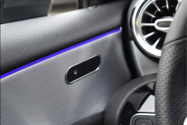 Mercedes-Benz A-Klasse 200 AMG Wide Screen Sfeer Pano Night Pakket Camera 18 Inch