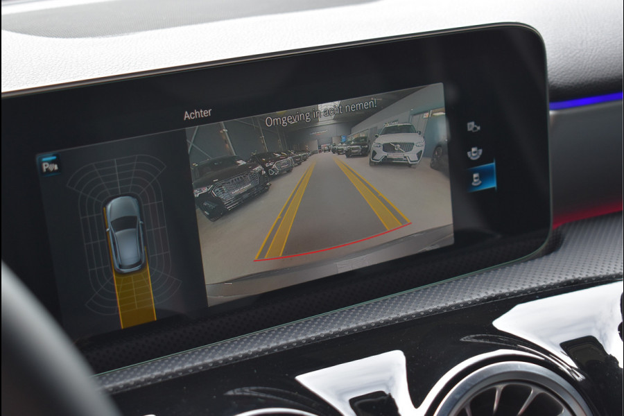 Mercedes-Benz A-Klasse 200 AMG Wide Screen Sfeer Pano Night Pakket Camera 18 Inch