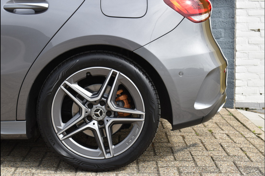Mercedes-Benz A-Klasse 200 AMG Wide Screen Sfeer Pano Night Pakket Camera 18 Inch
