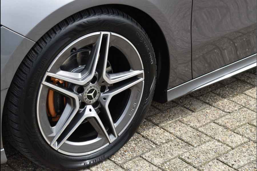 Mercedes-Benz A-Klasse 200 AMG Wide Screen Sfeer Pano Night Pakket Camera 18 Inch