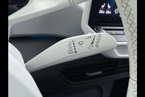 Volkswagen ID.3 First Plus 62kWh Navi-Pro Camera Matrix-Led/Dynamisch Adap.Cruise 19" Apple Carplay Android SOH 92% Ecc Pdc Stoel+Stuurverwarming Lmv Keyless advanced Zwarte-Hemel Wifi DAB Regen-Lichtsensor Isofix Zeer complete 1st Plus!