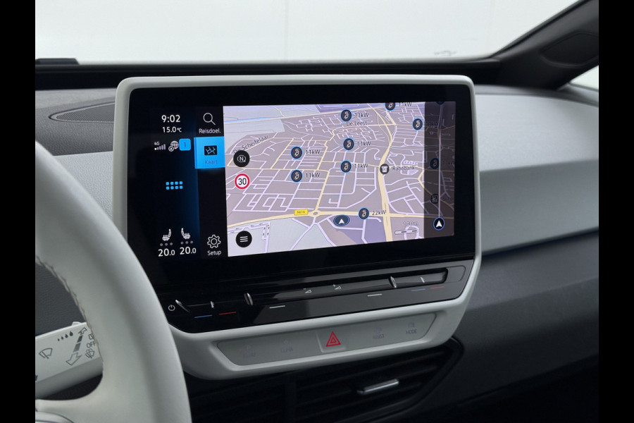 Volkswagen ID.3 First Plus 62kWh Navi-Pro Camera Matrix-Led/Dynamisch Adap.Cruise 19" Apple Carplay Android SOH 92% Ecc Pdc Stoel+Stuurverwarming Lmv Keyless advanced Zwarte-Hemel Wifi DAB Regen-Lichtsensor Isofix Zeer complete 1st Plus!