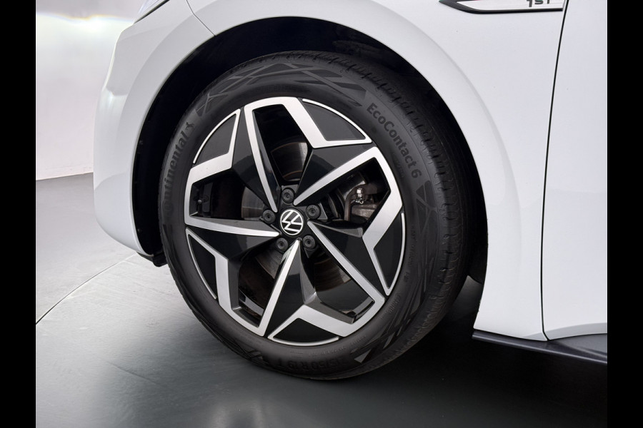 Volkswagen ID.3 First Plus 62kWh Navi-Pro Camera Matrix-Led/Dynamisch Adap.Cruise 19" Apple Carplay Android SOH 92% Ecc Pdc Stoel+Stuurverwarming Lmv Keyless advanced Zwarte-Hemel Wifi DAB Regen-Lichtsensor Isofix Zeer complete 1st Plus!