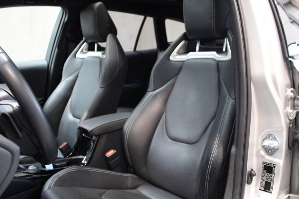 Toyota Corolla Touring Sports 2.0 Hybrid Panorama/JBL/Kuipstoelen/Leer/Trekhaak/Head-Up/ Prijs is rijklaar