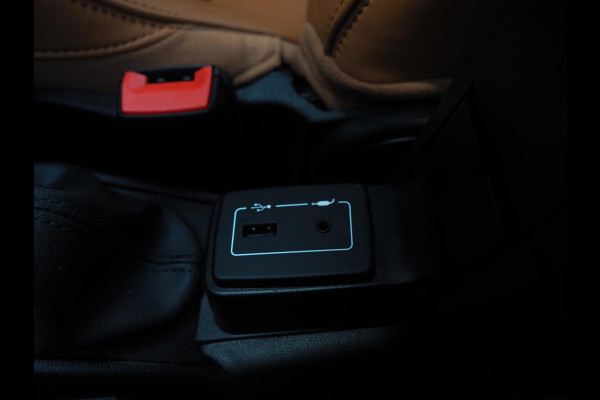 Alfa Romeo MiTo 0.9 TwinAir Super 105PK / Leder / Navigatie / DAB / Clima