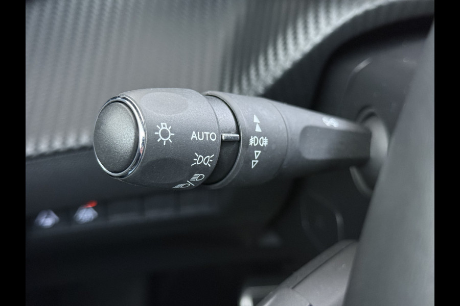 Peugeot e-2008 EV GT 50kWh Pano-Dak 360°Camera 3-fase 18" 1/2 Leer/Alcantara Adaptive-Cruise 3D-Navi ParkAssist PDC-a+v Ecc Stoelverwarming App SOH 91% Keyless Led LmvPrivacy Glas BlindSpot Assist Lane Assist Isofix DAB+ Regen-Lichtsensor Dealeronderhouden € 40.000 nieuw!