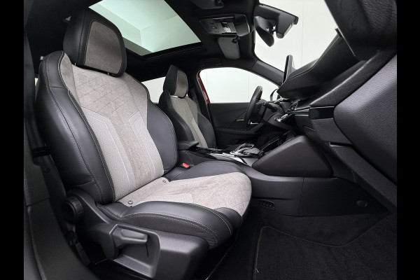 Peugeot e-2008 EV GT 50kWh Pano-Dak 360°Camera 3-fase 18" 1/2 Leer/Alcantara Adaptive-Cruise 3D-Navi ParkAssist PDC-a+v Ecc Stoelverwarming App SOH 91% Keyless Led LmvPrivacy Glas BlindSpot Assist Lane Assist Isofix DAB+ Regen-Lichtsensor Dealeronderhouden € 40.000 nieuw!