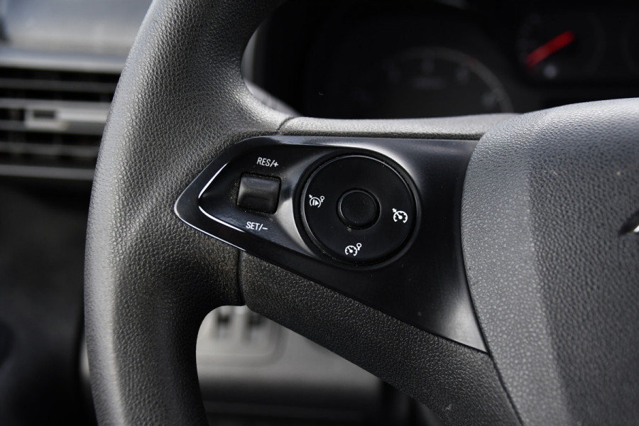 Opel Combo 1.5D L2H1 Edition Cruise, Carplay, Sensoren, 102pk, Multimedia, Airco, Trekhaak, LM Velg, Uniek!