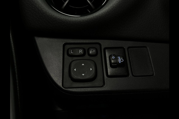 Toyota Yaris 1.5 Hybrid Bi-Tone | Lane | Cam | Carplay |