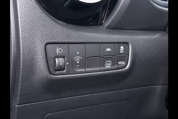 Hyundai Kona 1.6GDI 142PK HEV Hybrid Automaat Adap.Cruise Navi Ecc Camera Krell®-Audio Apple Carplay Android Auto Comfort Lane Assist VESS Led Lmv Isofix Bluetooth DAB FCA 1e Eigenaar Origineel Nederlandse Auto