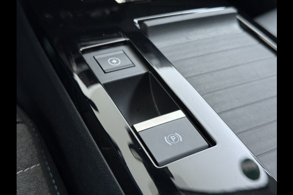 Citroën Ë-C4 50kWh SOH 91% Head-Up Display Adap.Cruise Verwarmd Stuur 360°Camera Navi Ecc Apple Carplay Android Auto Shine Lmv Led Privacy Glas Isofix DAB Bluetooth Lane Assist Regen-Lichtsensor