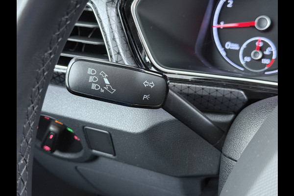 Volkswagen T-Cross 1.0TSI 111PK Automaat Executive-Pack Navi Ecc Adap.Cruise Control Apple Carplay Android Auto Pdc Style Dodehoek detectie Lmv Led Isofix DAB Bluetooth Licht-Regensensor App-Connect 1e Eigenaar Origineel Nederlandse Auto