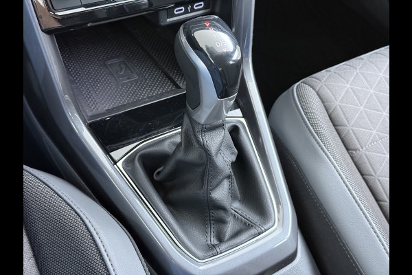 Volkswagen T-Cross 1.0TSI 111PK Automaat Executive-Pack Navi Ecc Adap.Cruise Control Apple Carplay Android Auto Pdc Style Dodehoek detectie Lmv Led Isofix DAB Bluetooth Licht-Regensensor App-Connect 1e Eigenaar Origineel Nederlandse Auto