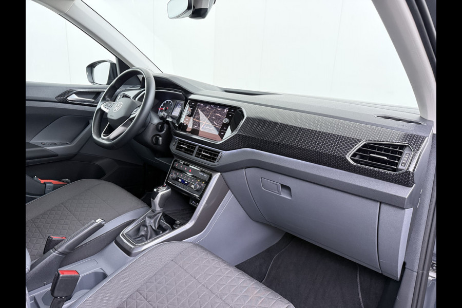 Volkswagen T-Cross 1.0TSI 111PK Automaat Executive-Pack Navi Ecc Adap.Cruise Control Apple Carplay Android Auto Pdc Style Dodehoek detectie Lmv Led Isofix DAB Bluetooth Licht-Regensensor App-Connect 1e Eigenaar Origineel Nederlandse Auto