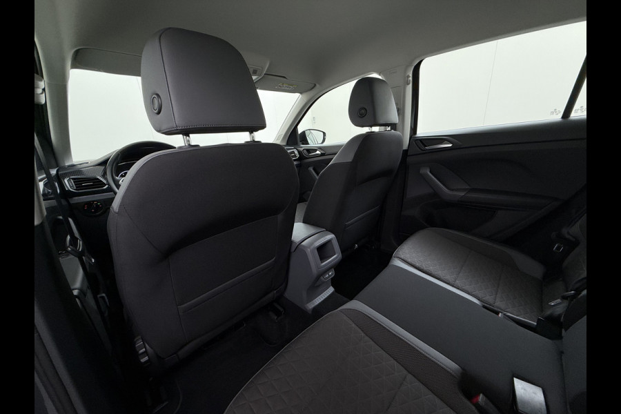 Volkswagen T-Cross 1.0TSI 111PK Automaat Executive-Pack Navi Ecc Adap.Cruise Control Apple Carplay Android Auto Pdc Style Dodehoek detectie Lmv Led Isofix DAB Bluetooth Licht-Regensensor App-Connect 1e Eigenaar Origineel Nederlandse Auto