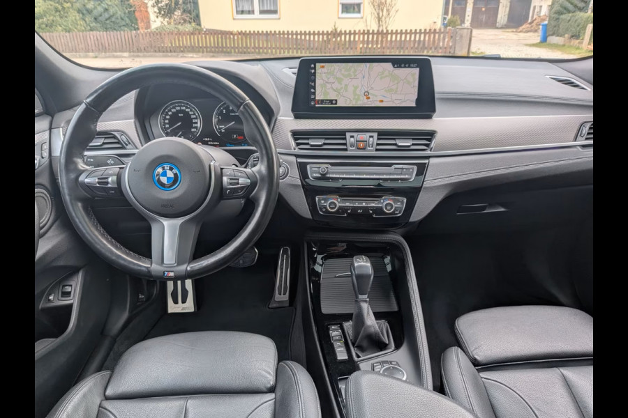 BMW X2 xDrive25e M-SPORT ** FROZEN GREY, LEDER, PANORAMA, H&K SOUND, VERW. ST, 19-inch LMV ** 1e EIG - UNFALLFREI ** ** INFORMEER OOK NAAR ONZE AANTREKKELIJKE FINANCIAL-LEASE TARIEVEN **