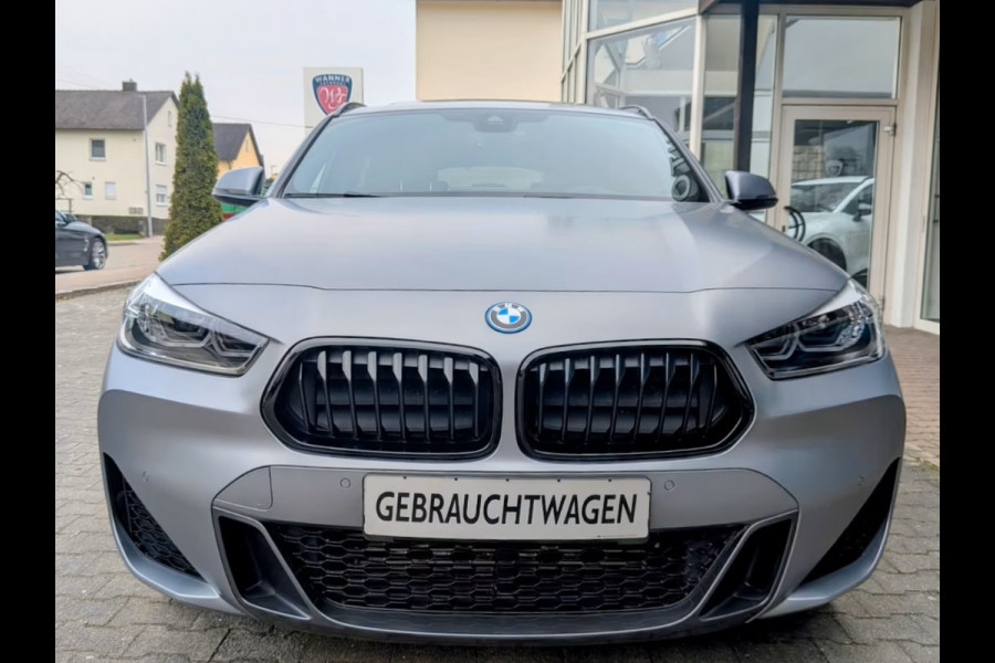 BMW X2 xDrive25e M-SPORT ** FROZEN GREY, LEDER, PANORAMA, H&K SOUND, VERW. ST, 19-inch LMV ** 1e EIG - UNFALLFREI ** ** INFORMEER OOK NAAR ONZE AANTREKKELIJKE FINANCIAL-LEASE TARIEVEN **