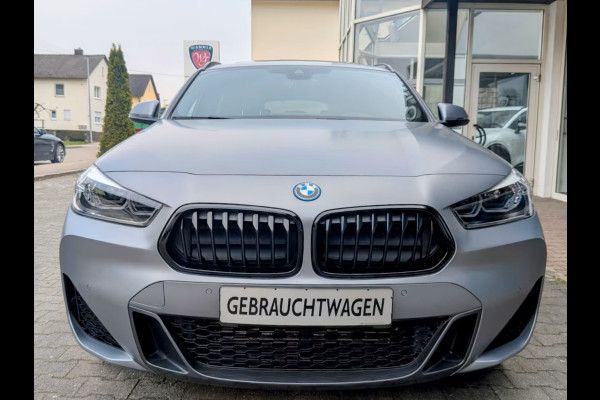 BMW X2 xDrive25e M-SPORT ** FROZEN GREY, LEDER, PANORAMA, H&K SOUND, VERW. ST, 19-inch LMV ** 1e EIG - UNFALLFREI ** ** INFORMEER OOK NAAR ONZE AANTREKKELIJKE FINANCIAL-LEASE TARIEVEN **