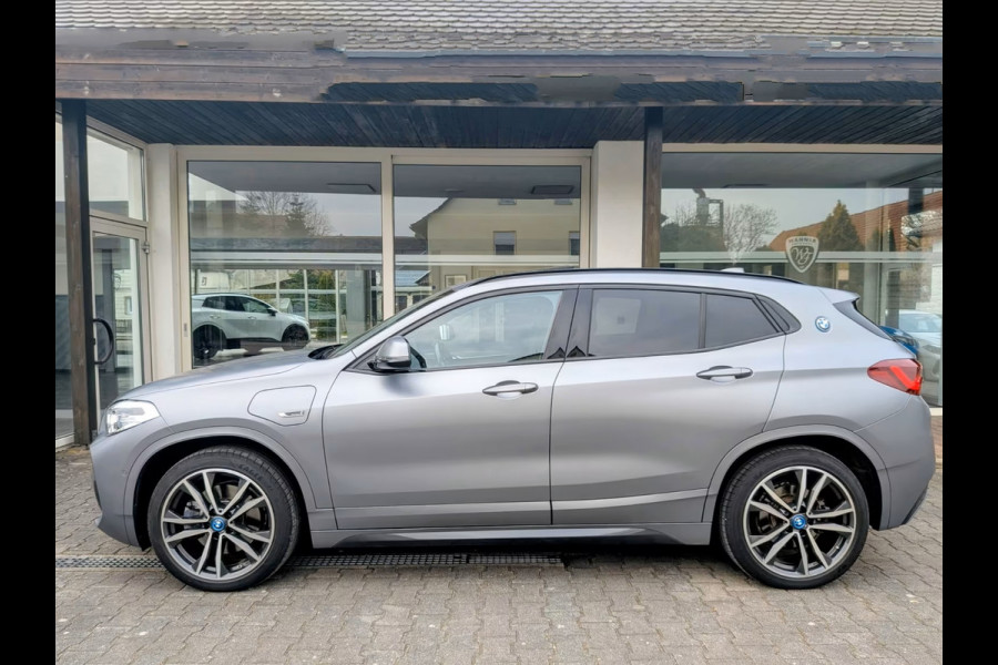 BMW X2 xDrive25e M-SPORT ** FROZEN GREY, LEDER, PANORAMA, H&K SOUND, VERW. ST, 19-inch LMV ** 1e EIG - UNFALLFREI ** ** INFORMEER OOK NAAR ONZE AANTREKKELIJKE FINANCIAL-LEASE TARIEVEN **