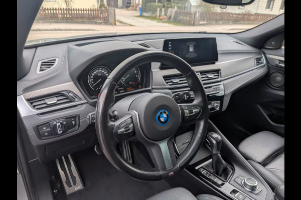 BMW X2 xDrive25e M-SPORT ** FROZEN GREY, LEDER, PANORAMA, H&K SOUND, VERW. ST, 19-inch LMV ** 1e EIG - UNFALLFREI ** ** INFORMEER OOK NAAR ONZE AANTREKKELIJKE FINANCIAL-LEASE TARIEVEN **