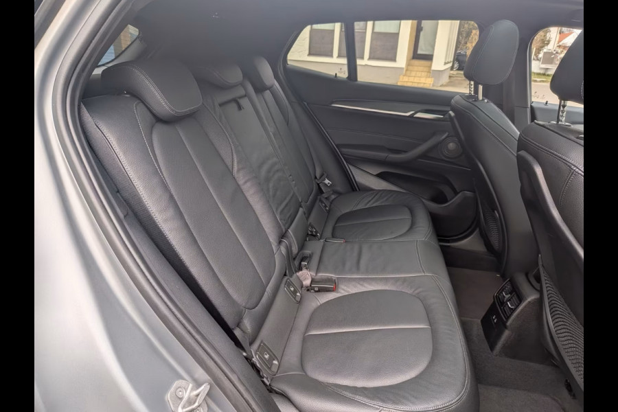 BMW X2 xDrive25e M-SPORT ** FROZEN GREY, LEDER, PANORAMA, H&K SOUND, VERW. ST, 19-inch LMV ** 1e EIG - UNFALLFREI ** ** INFORMEER OOK NAAR ONZE AANTREKKELIJKE FINANCIAL-LEASE TARIEVEN **